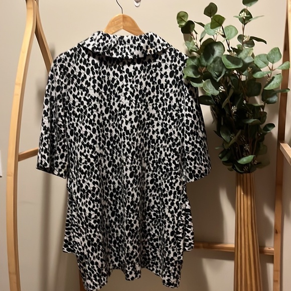 Joseph Ribkoff Oversized Leaf Design 3/4 Sleeve Crowl Neck Coat - Picture 5 of 5